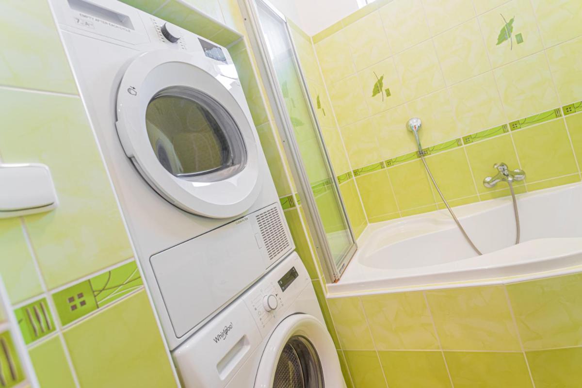 Hottub - Washer&Dryer - 12min Center - 160MBs WIFI Prag Exterior foto